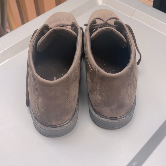 SAS Statesman 10M Chukka Men's BootS Brown Nubuck Leather - Picture 2 of 4